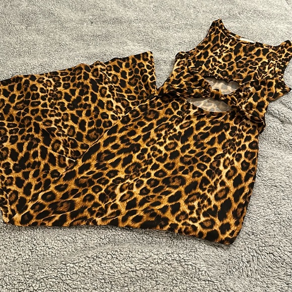 Dresses & Skirts - NWOT Leopard Maxi Dress